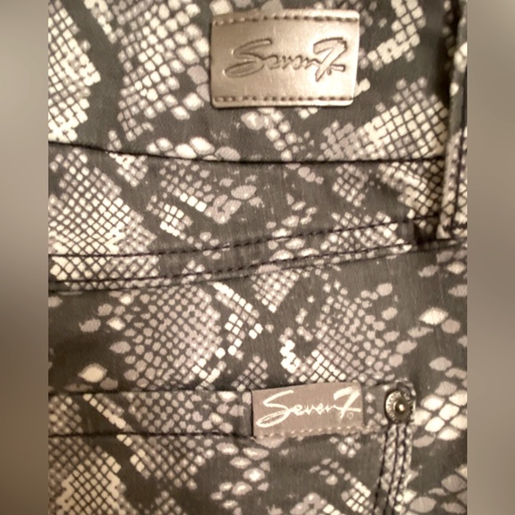 Seven 7 NWOT Snake Skin Print Tummyless High Rise Skinny Jeans Size 10 - Picture 3 of 6